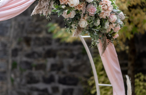 Blumengestecke und Hochzeitsdekoration